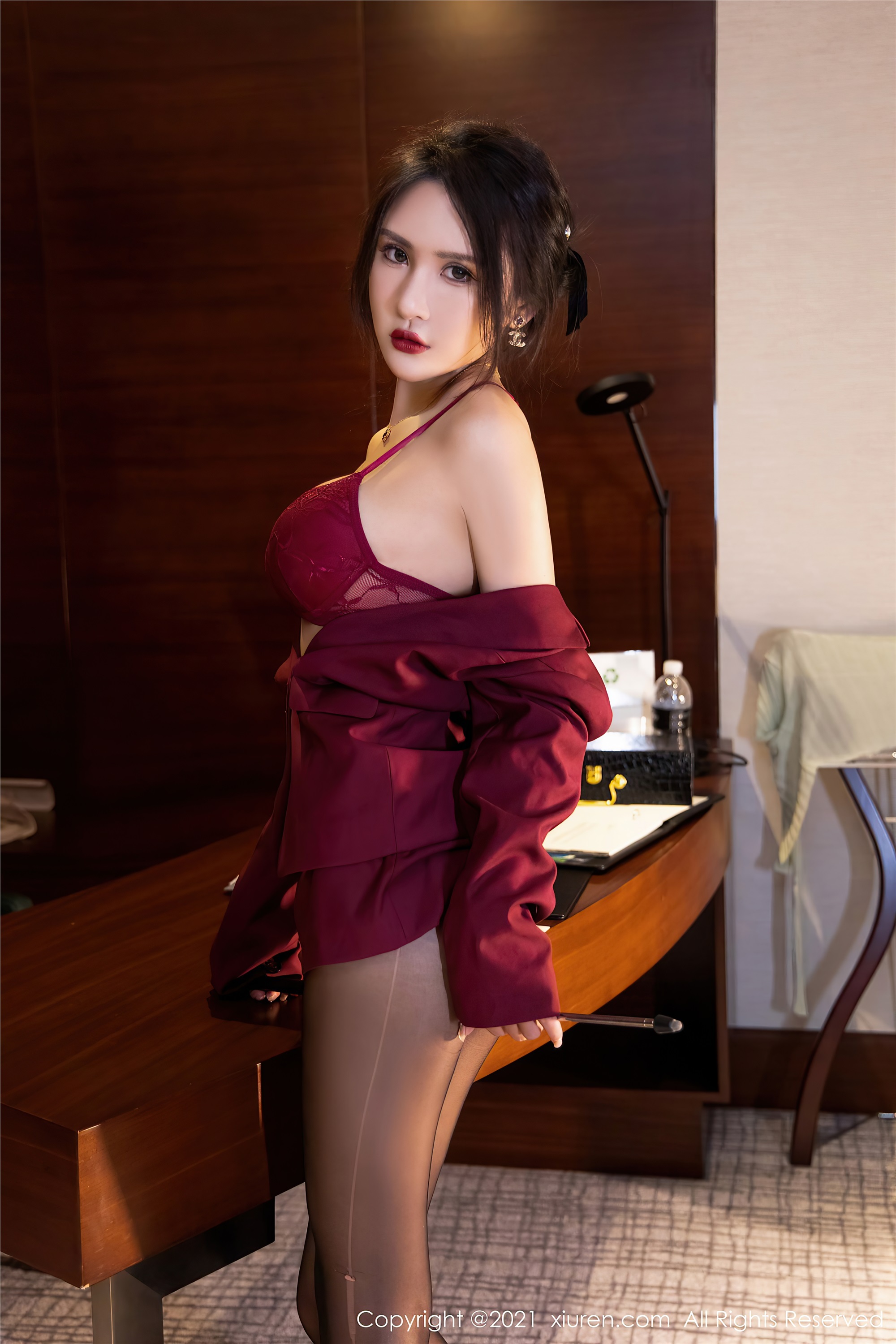 Xiuren秀人网 2021.10.09 NO.4038 Emily尹菲